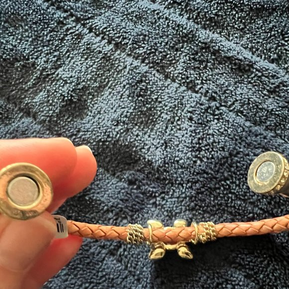 Loft Salmon Corded Bracelet with Flower - Magnetic Closure - Picture 4 of 4